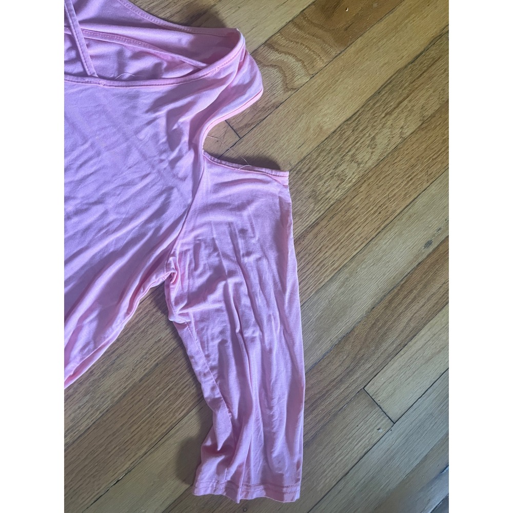 Pink Cold Shoulder Crisscross V-Neck 3/4 Sleeve Rayon Blend Top Medium - Picture 2 of 4
